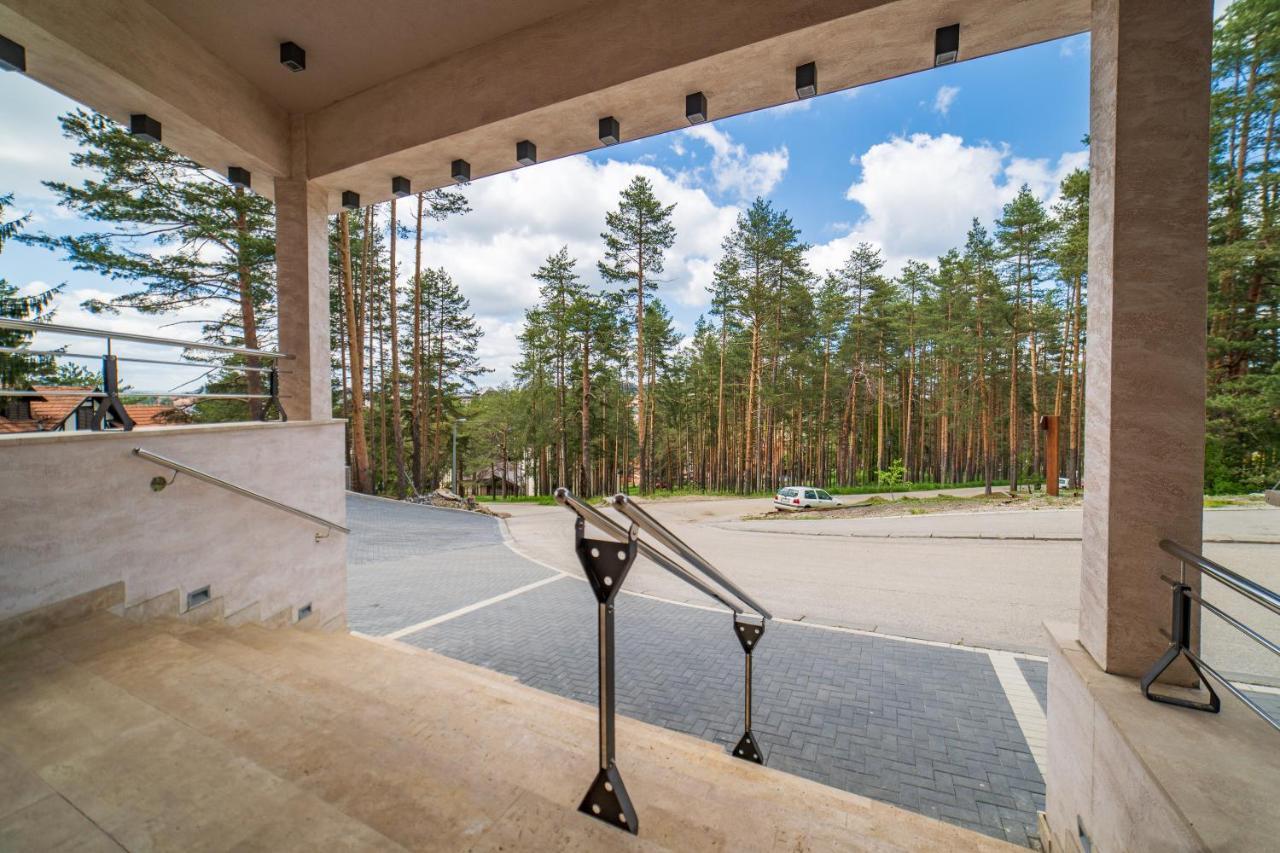 Vila Pekovic, Pine Trees View Apartment With Big Balcony In The Center Of Zlatibor! Exteriér fotografie