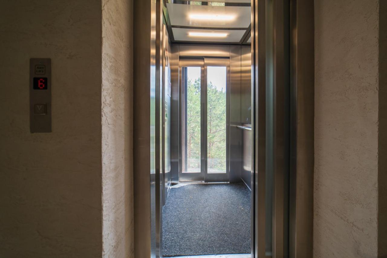 Vila Pekovic, Pine Trees View Apartment With Big Balcony In The Center Of Zlatibor! Exteriér fotografie